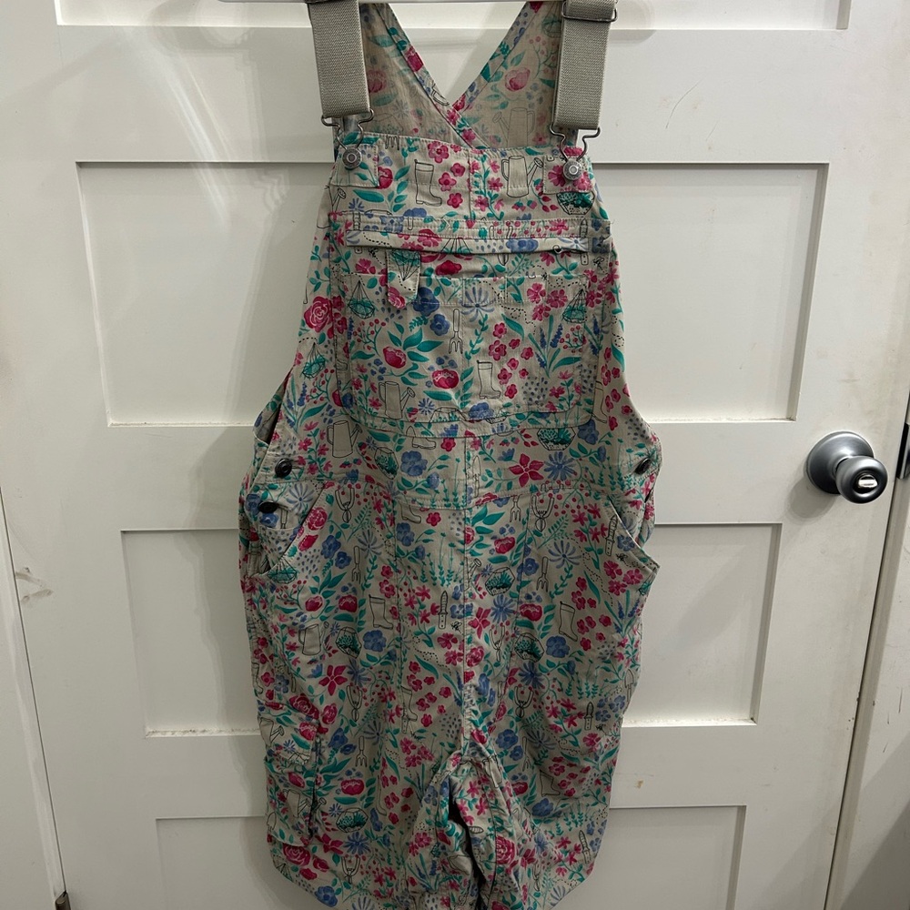 Duluth Trading Overall Shorts. Garden Themed. Medium. EUC.